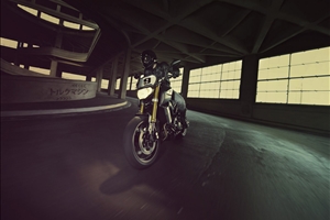 Yamaha amplia Hyper Naked con la nuova MT-10 Tourer Edition - image 1_midi on https://moto.motori.net