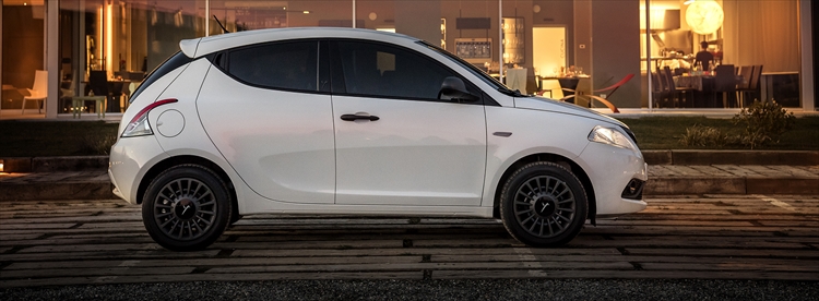 Lancia Ypsilon