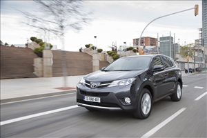 Toyota Rav4: a suo agio su ogni strada - image 1_midi on https://motori.net